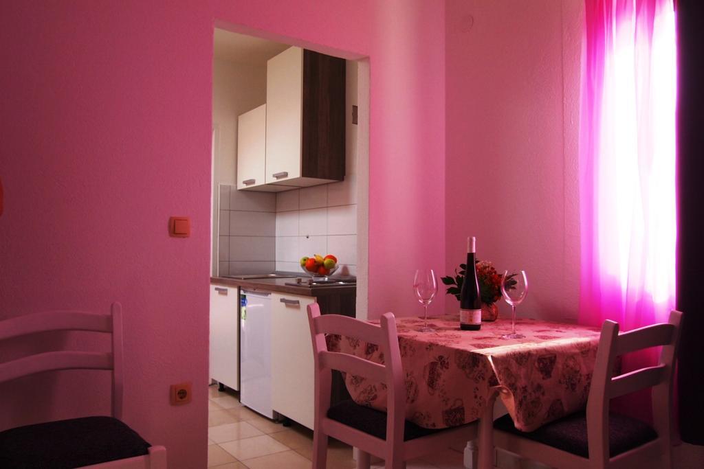 Apartment Old Town Makarska Bilik gambar